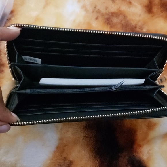 Wallet - Picture 4 of 4